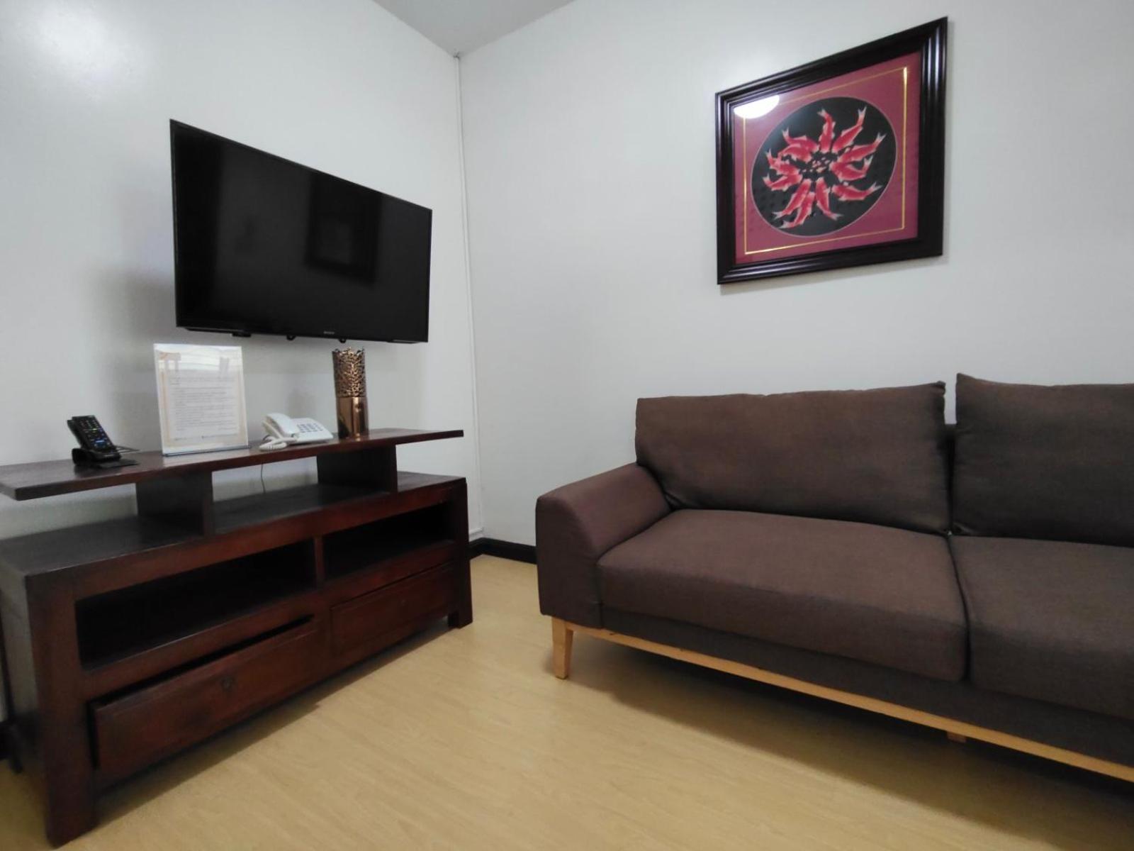 Paranaque City La Belladoza Near Airport酒店 外观 照片