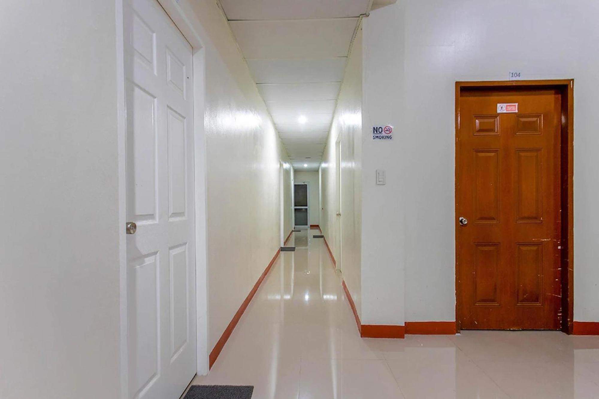 Paranaque City La Belladoza Near Airport酒店 外观 照片