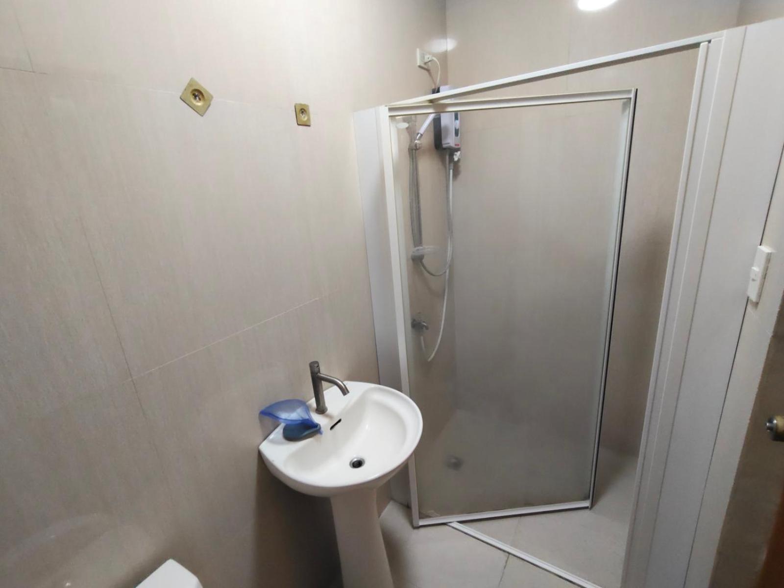 Paranaque City La Belladoza Near Airport酒店 外观 照片