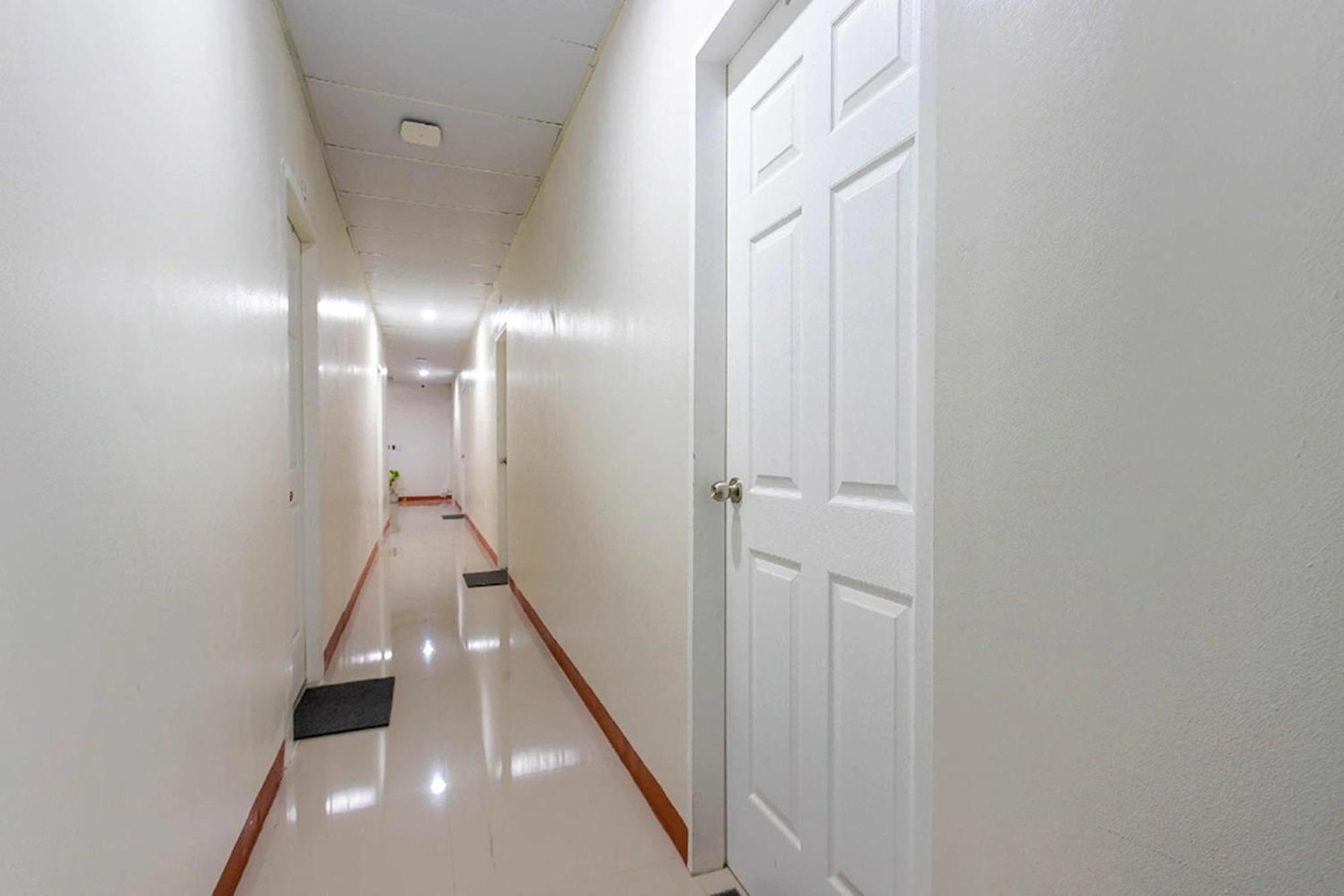 Paranaque City La Belladoza Near Airport酒店 外观 照片