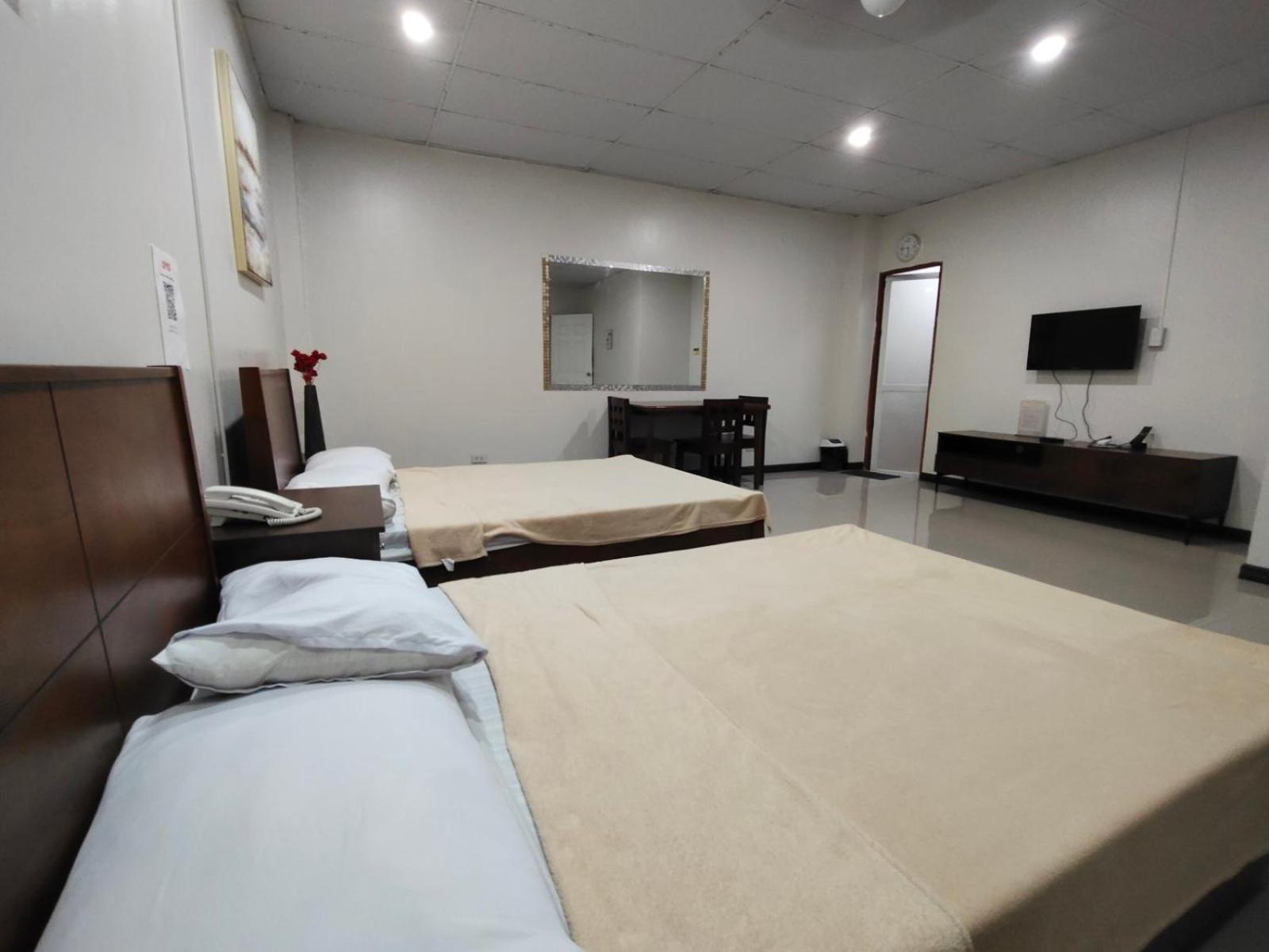 Paranaque City La Belladoza Near Airport酒店 外观 照片