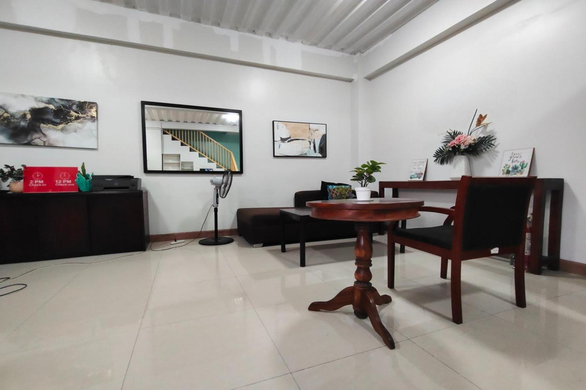 Paranaque City La Belladoza Near Airport酒店 外观 照片